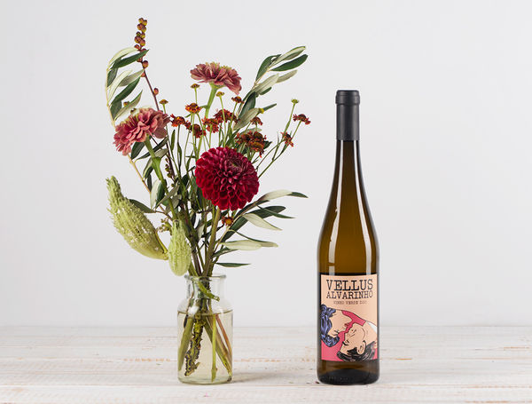 Have the Wine & Flowers Set "The Elegant" from Farmy delivered