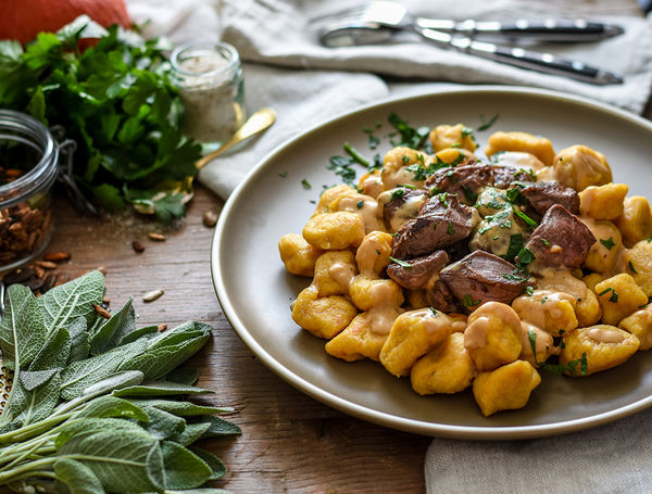 Kürbis-Gnocchi mit Rehragout Kürbis-Gnocchi mit Rehragout