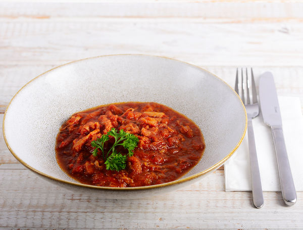 Rinds-Kutteln an Tomatensauce von Angst liefern lassen!
