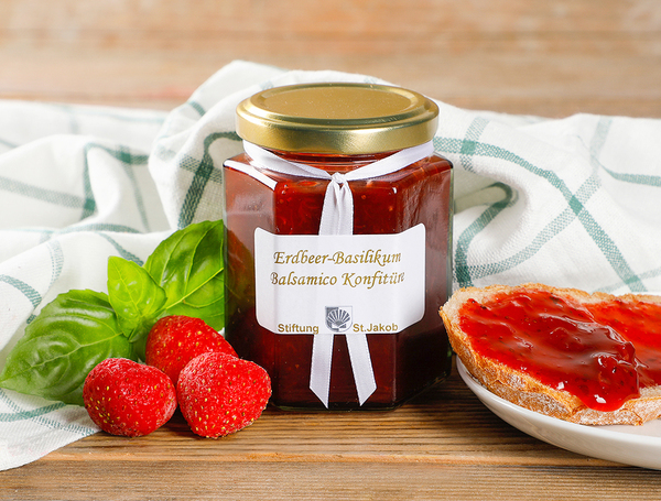 Erdbeer-Balsamico Konfitüre von St. Jakob Beck liefern lassen Erdbeer-Balsamico Konfitüre von St. Jakob Beck liefern lassen