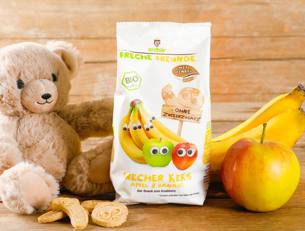 Organic cheeky biscuit apple banana delivered from FRECHE FREUNDE