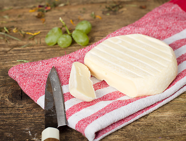 Rohmilch-Weichkäse Castelen, 150g – Bio Suisse Knospe – Farmy.ch