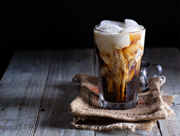 Eiskaffee mit LILAH Chai Cream Liqueur Eiskaffee mit LILAH Chai Cream Liqueur